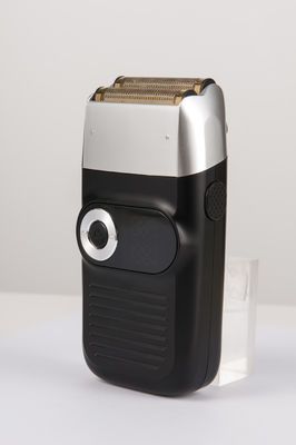 Two independent floating heads  LCD display show battery capacity man electric shaver